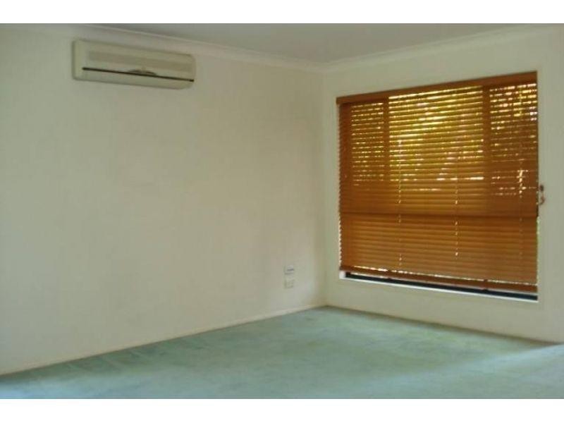 12 Hialeah Crescent, Helensvale QLD 4212