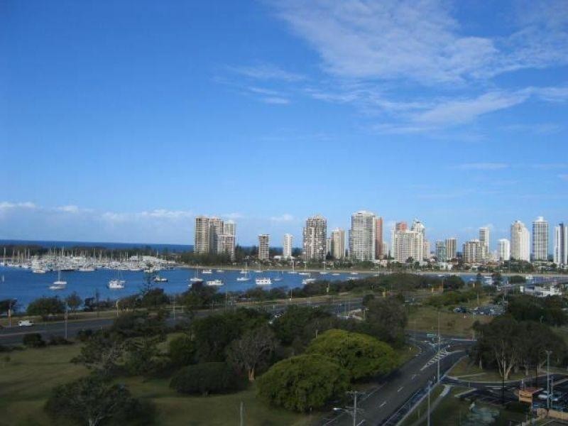 14E/10 Marine Parade, Southport QLD 4215