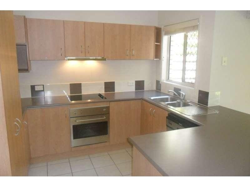 4 Hellman Street, Molendinar QLD 4214