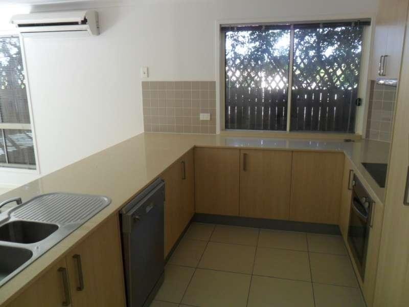 6/49 Usher Avenue, Labrador QLD 4215