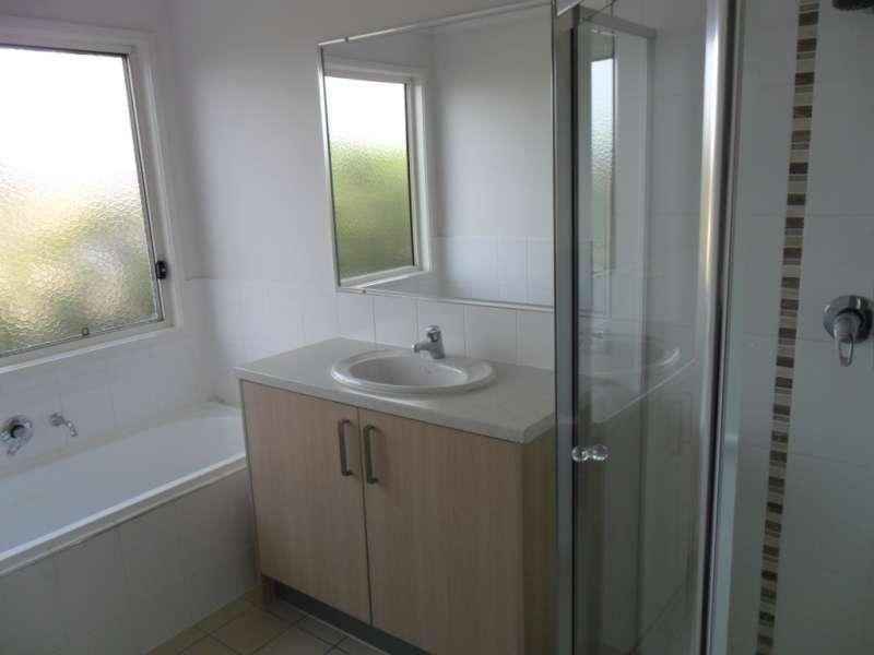 6/49 Usher Avenue, Labrador QLD 4215