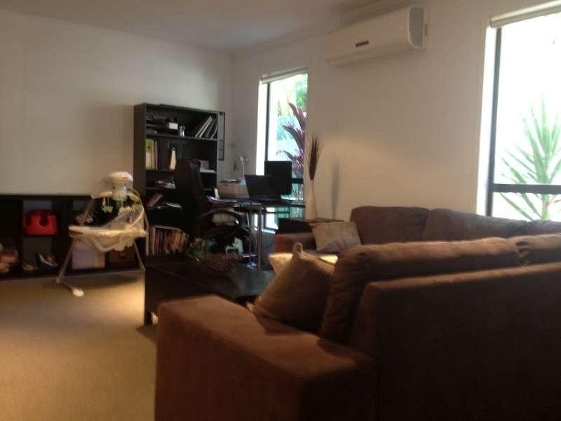 2/47 Gordon Street, Labrador QLD 4215