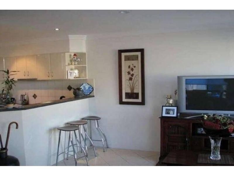 2/47 Gordon Street, Labrador QLD 4215