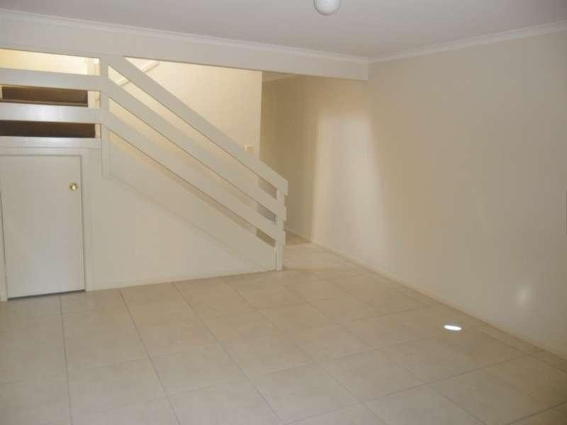 1/9 Shillito Street, Southport QLD 4215