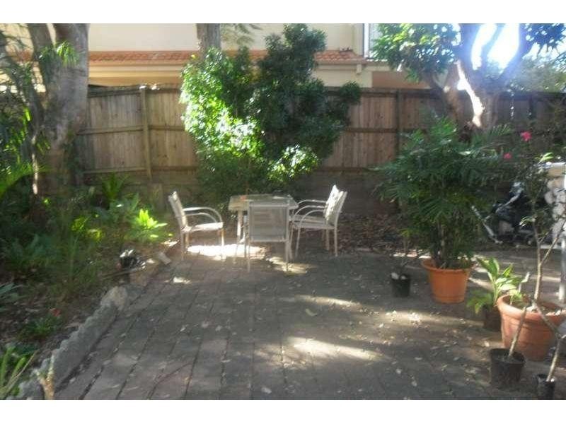 91a Eugaree Street, Southport QLD 4215
