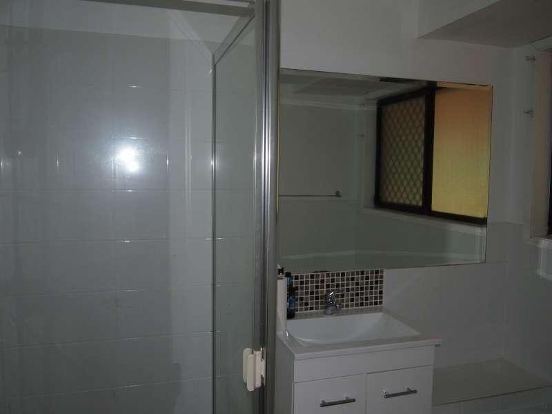 2/18 Columbia Court, Oxenford QLD 4210