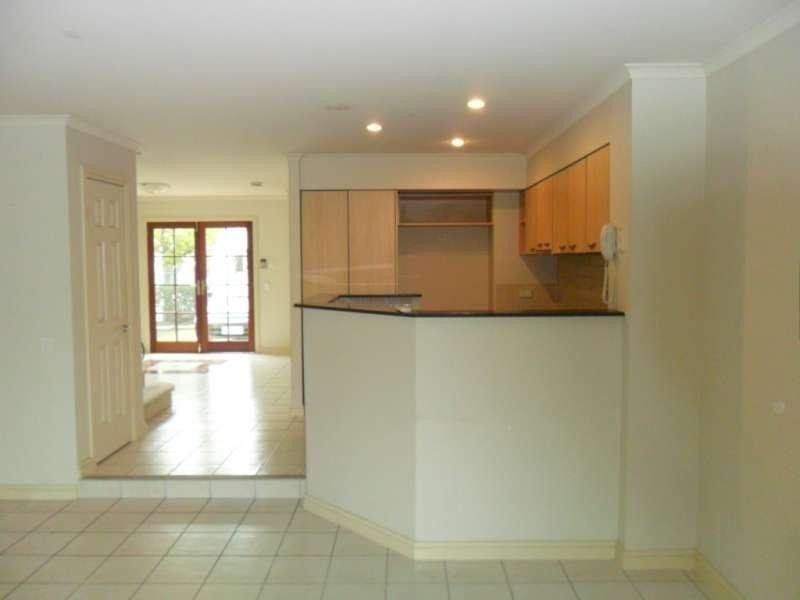 8898 Magnolia Drive East, Hope Island QLD 4212