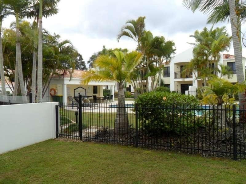 8898 Magnolia Drive East, Hope Island QLD 4212