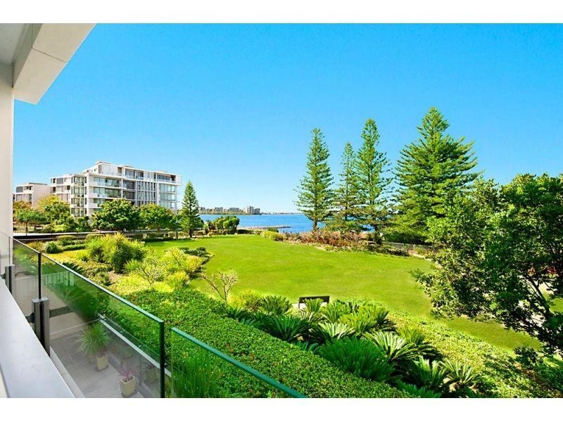 2206/323 Bayview Street, Hollywell QLD 4216