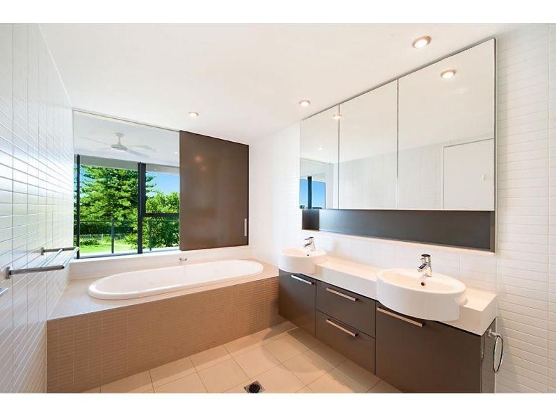 2206/323 Bayview Street, Hollywell QLD 4216