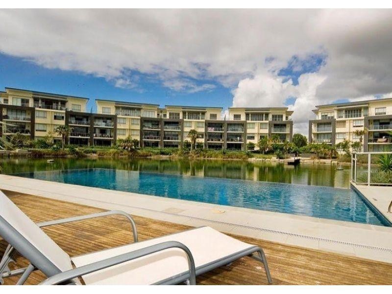 216/3 Pendraat  Parade, Hope Island QLD 4212