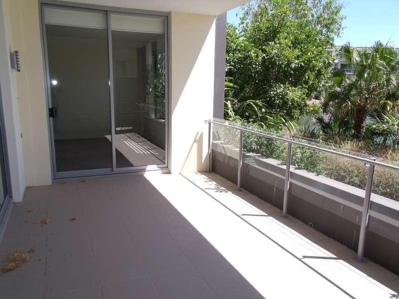 216/3 Pendraat  Parade, Hope Island QLD 4212