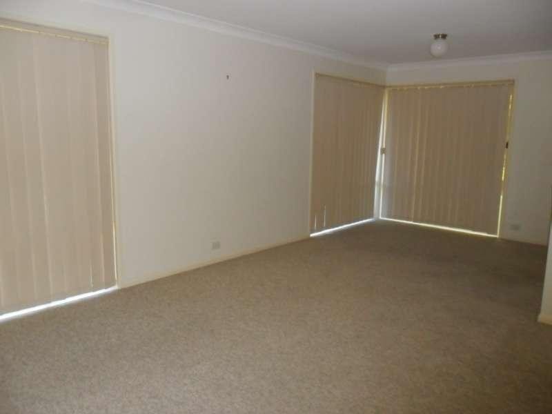 19 Masters Street, Arundel QLD 4214