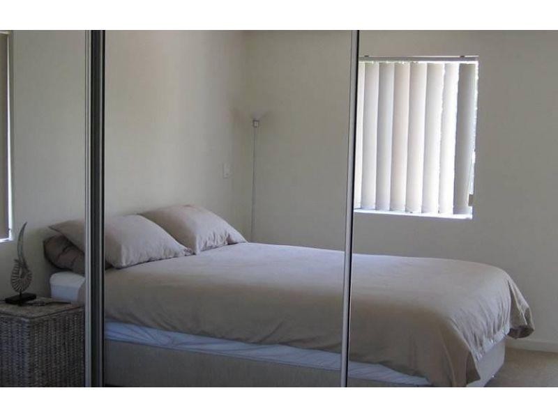 6/18 Parker Street, Labrador QLD 4215