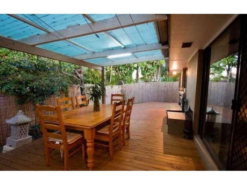 2/58 Blake Street, Southport QLD 4215