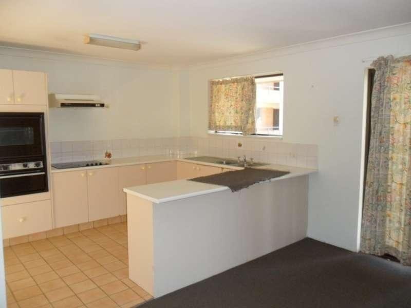 2/3 North Street, Southport QLD 4215