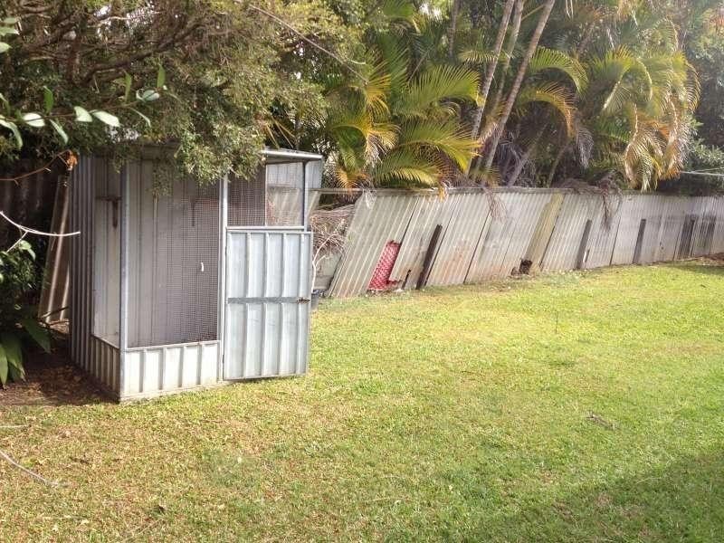 4 Teresa Easement, Labrador QLD 4215