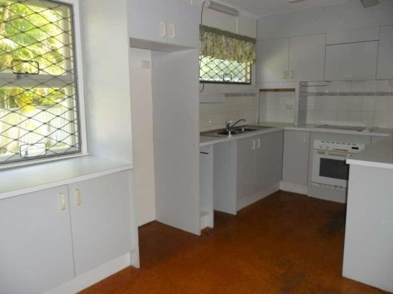 4 Teresa Easement, Labrador QLD 4215