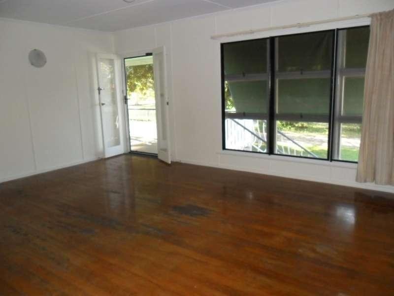 4 Teresa Easement, Labrador QLD 4215