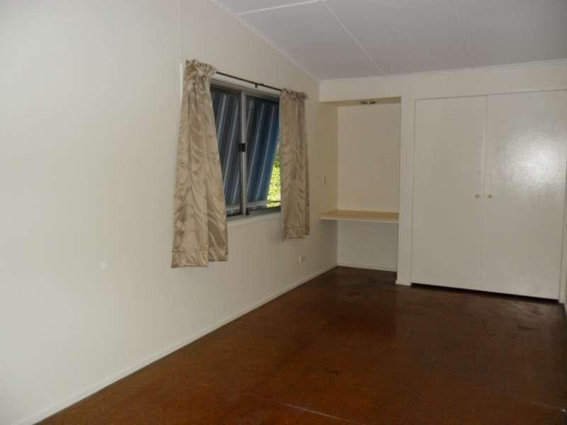 4 Teresa Easement, Labrador QLD 4215