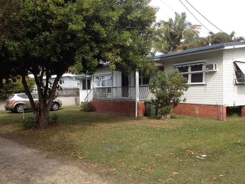 4 Teresa Easement, Labrador QLD 4215