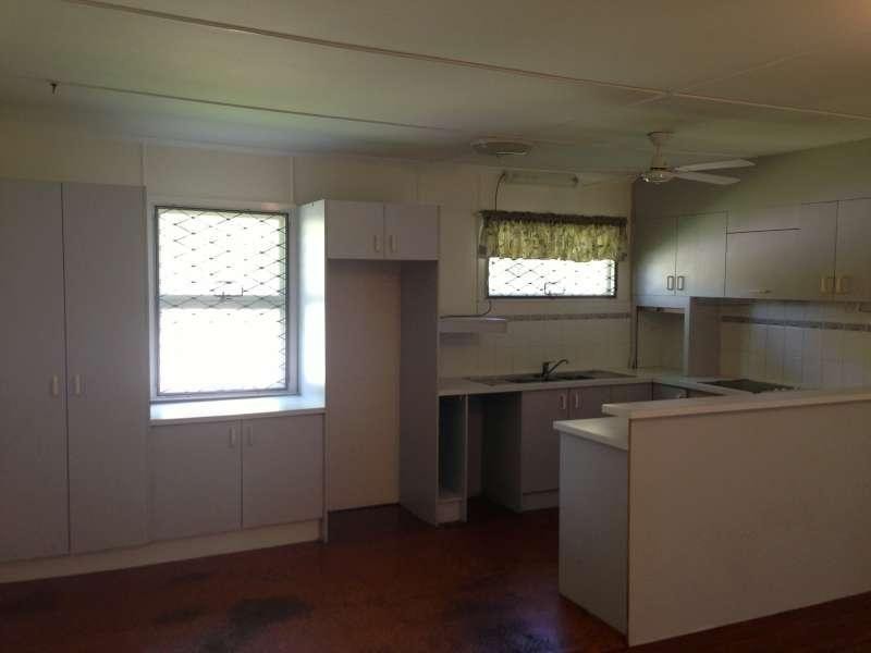 4 Teresa Easement, Labrador QLD 4215
