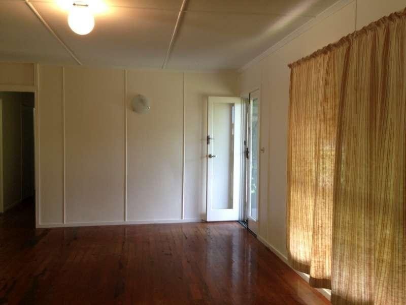 4 Teresa Easement, Labrador QLD 4215