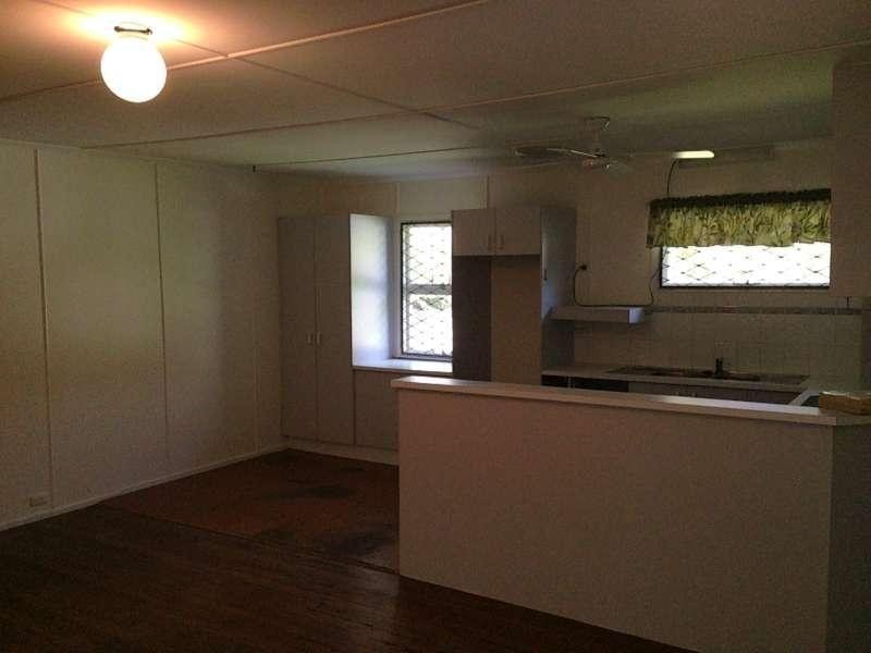 4 Teresa Easement, Labrador QLD 4215