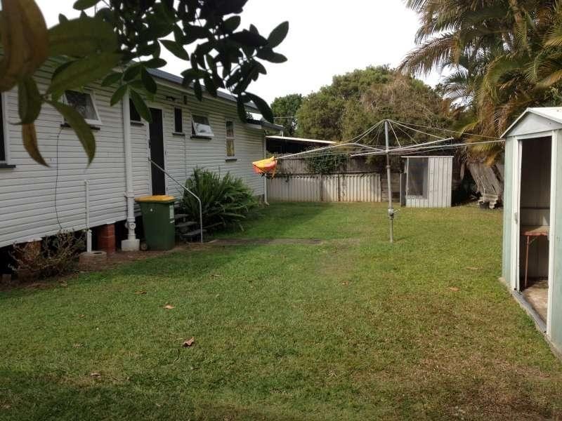 4 Teresa Easement, Labrador QLD 4215