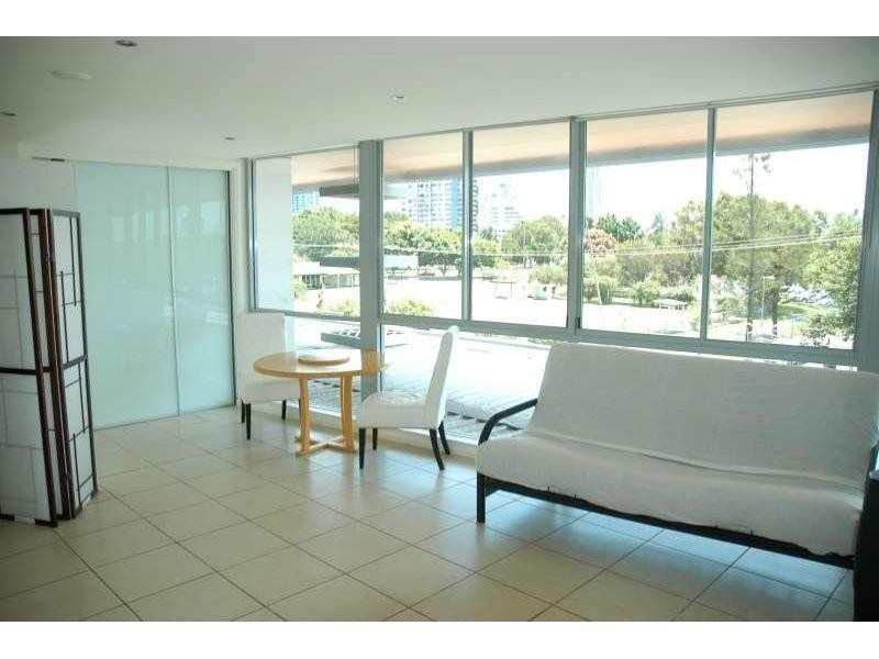 513B/1 Como Crescent, Southport QLD 4215