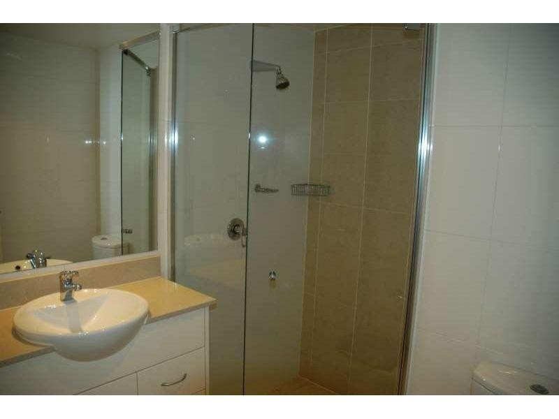 513B/1 Como Crescent, Southport QLD 4215