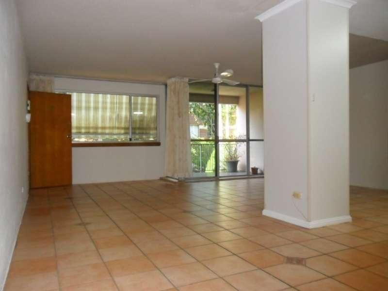 4/64 Bauer Street, Southport QLD 4215