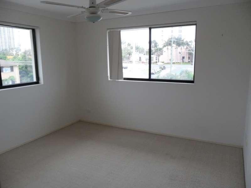 11/12 Monaco Street, Surfers Paradise QLD 4217