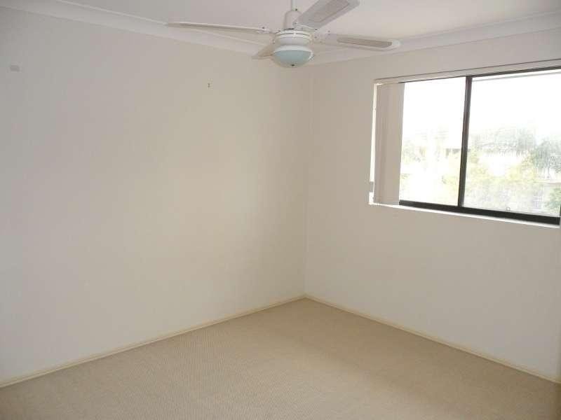 11/12 Monaco Street, Surfers Paradise QLD 4217