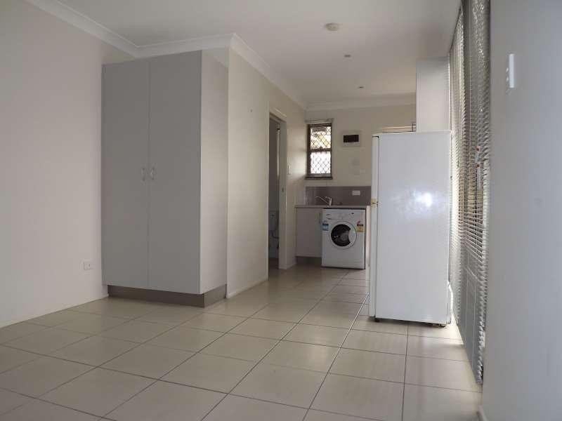 B/12 Jarmo Crescent, Southport QLD 4215