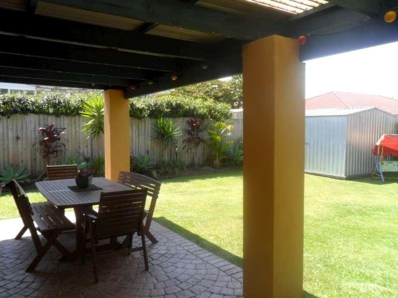 18 Urangan Court, Helensvale QLD 4212