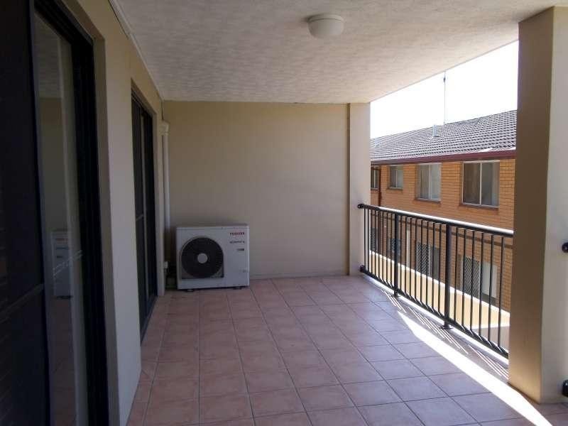 6/31 Middle Street, Labrador QLD 4215