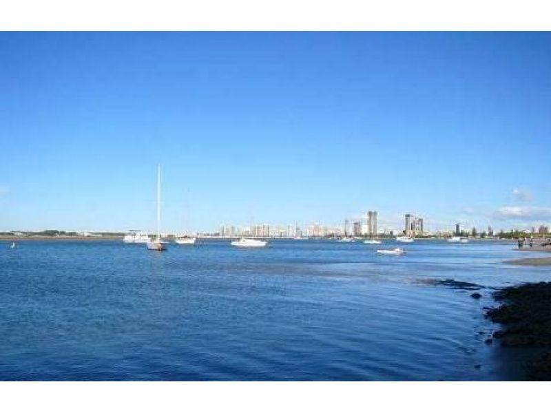 6/31 Middle Street, Labrador QLD 4215