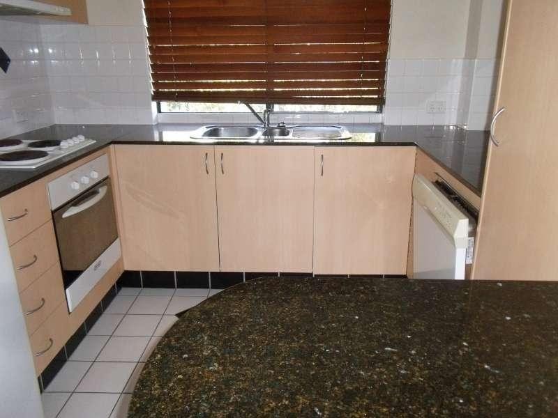 6/31 Middle Street, Labrador QLD 4215