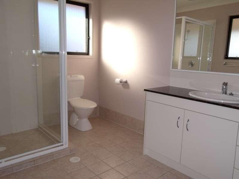 1/4 Gannon Way, Upper Coomera QLD 4209