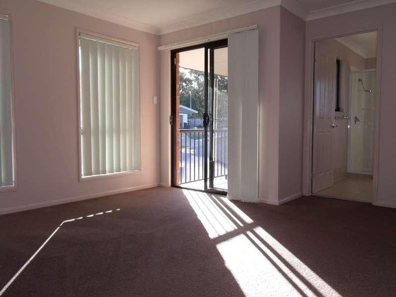 1/4 Gannon Way, Upper Coomera QLD 4209