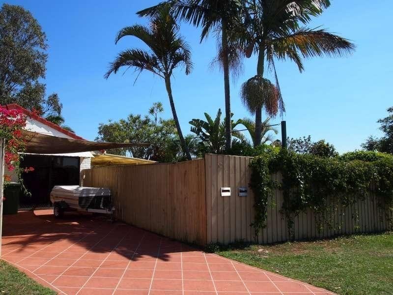 1/12 Senate Street, Labrador QLD 4215