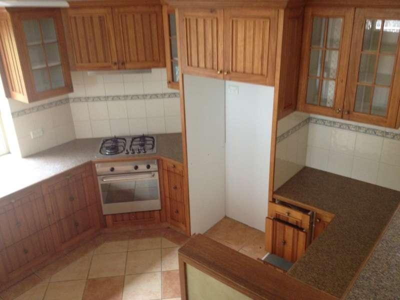 16 Caroline Avenue, Southport QLD 4215