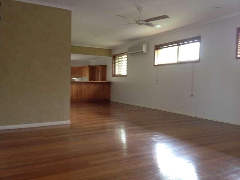 16 Caroline Avenue, Southport QLD 4215