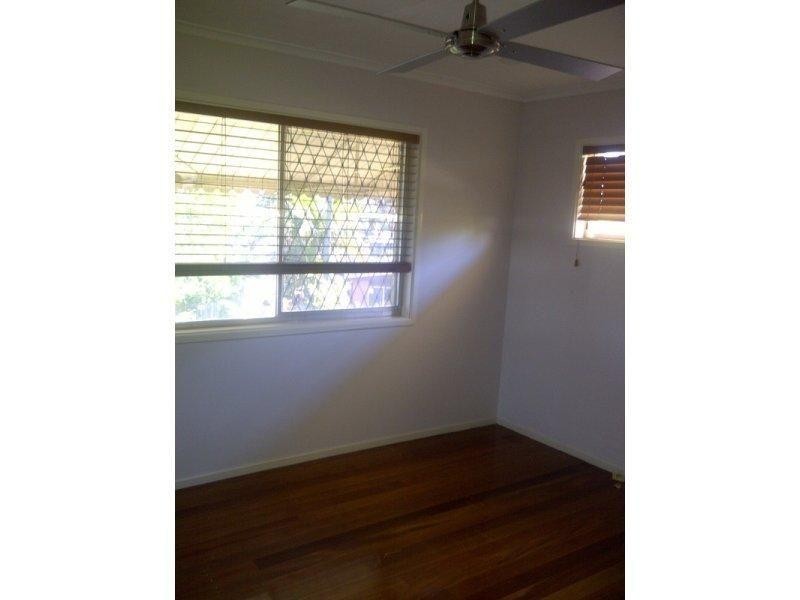 16 Caroline Avenue, Southport QLD 4215