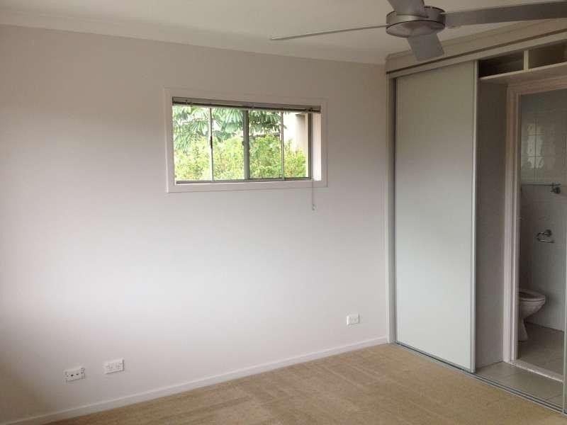 5 Enid Avenue, Southport QLD 4215