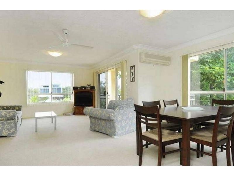 1/12 Oleander Avenue, Biggera Waters QLD 4216