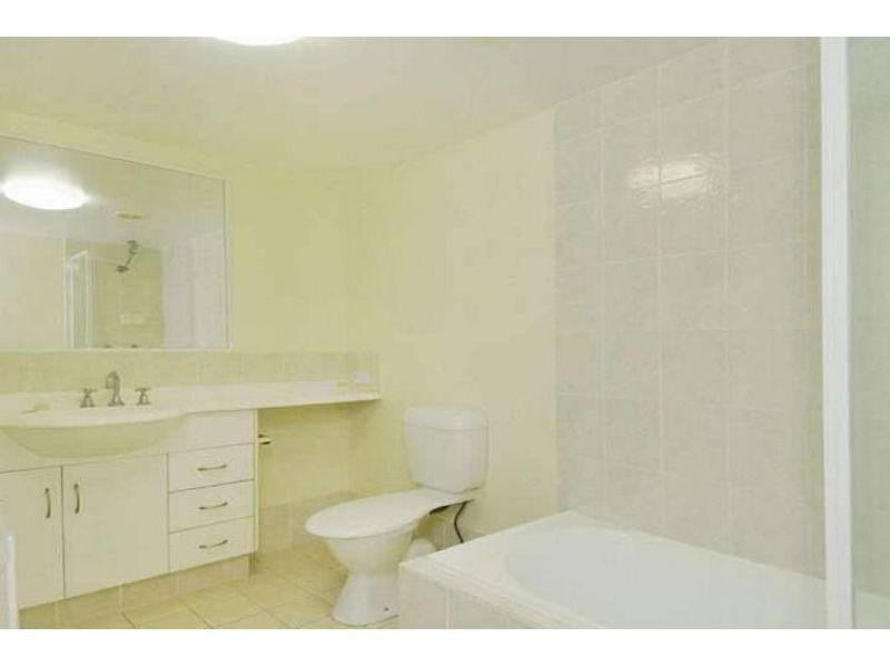 1/12 Oleander Avenue, Biggera Waters QLD 4216