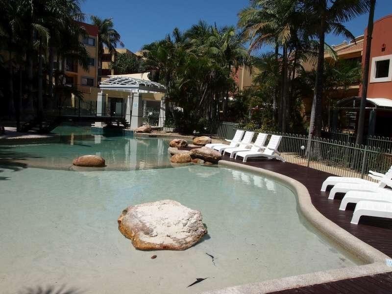 17A Great Hall Drive, Miami QLD 4220