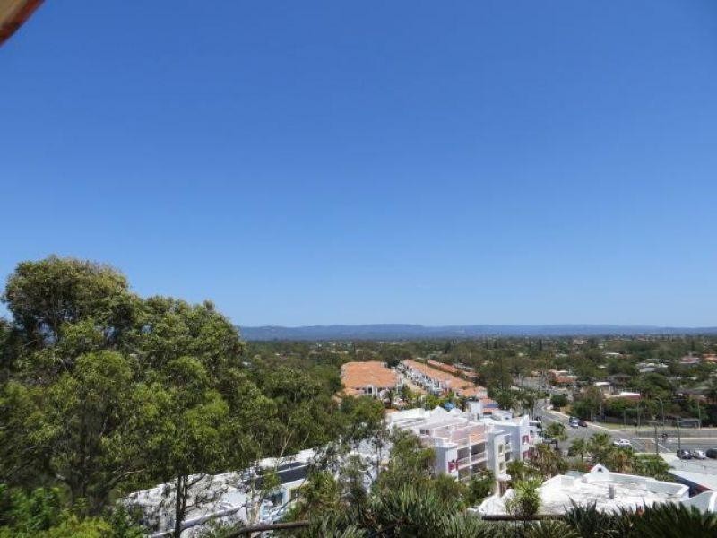 17A Great Hall Drive, Miami QLD 4220